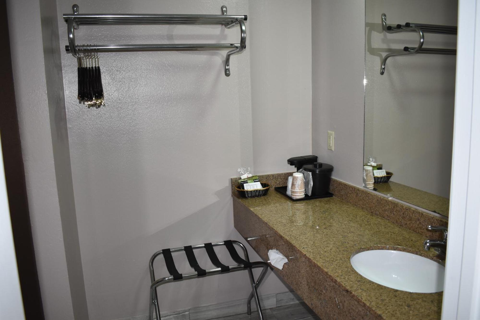 The Heritage Inn, Inc Huntingdon ภายนอก รูปภาพ